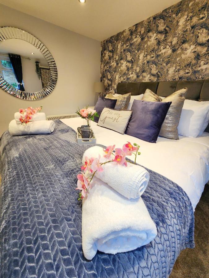 Studio Apartment The Den Colnbrook מראה חיצוני תמונה