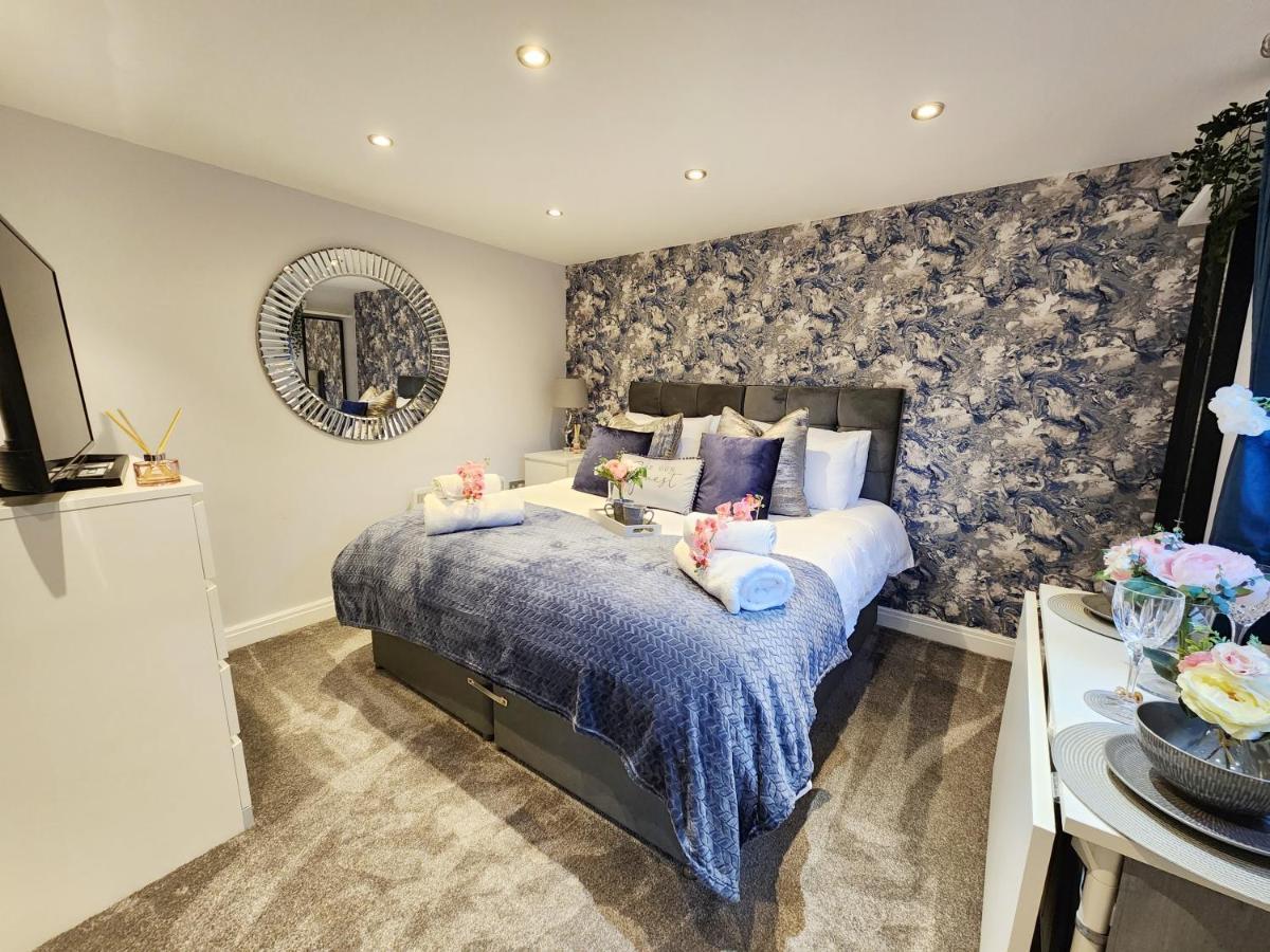 Studio Apartment The Den Colnbrook מראה חיצוני תמונה